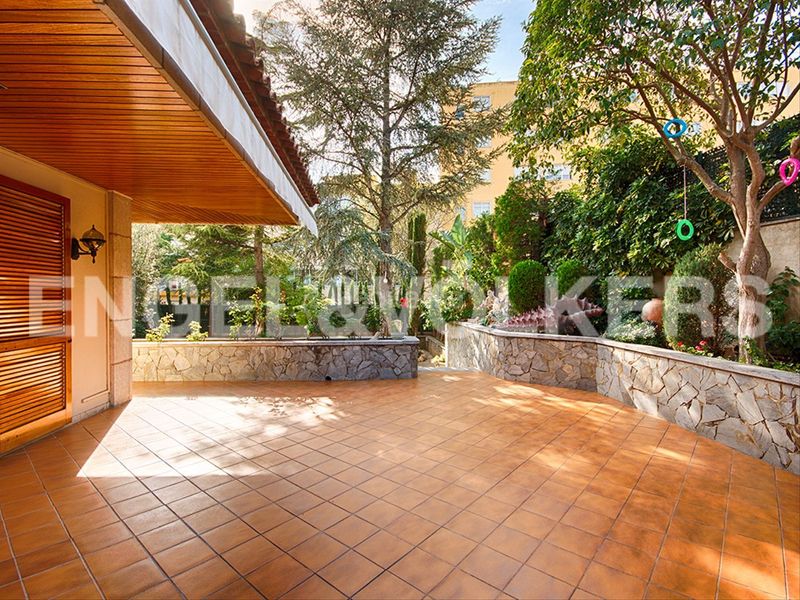 Foto 58c0fb6c-fd23-44ba-97e8-e947a2862e85. Casa adossada amb calefacció aparcament piscina a Figueres