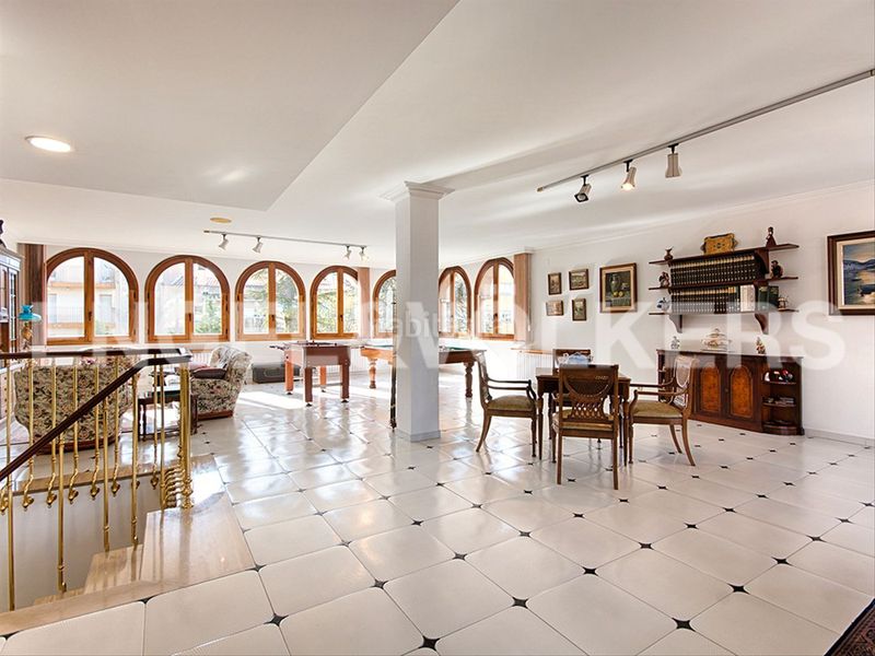 Foto a687574b-a0c0-4edb-b5ef-e225e61dda2e. Casa adossada amb calefacció aparcament piscina a Figueres