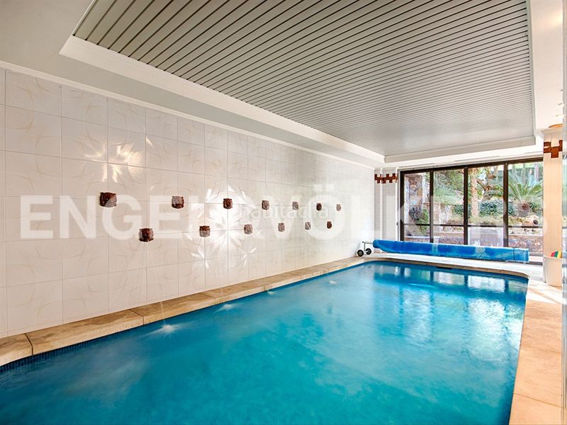 Foto c5eccc4d-7ee1-4610-b105-5b31f8e23411. Casa adossada amb calefacció aparcament piscina a Figueres