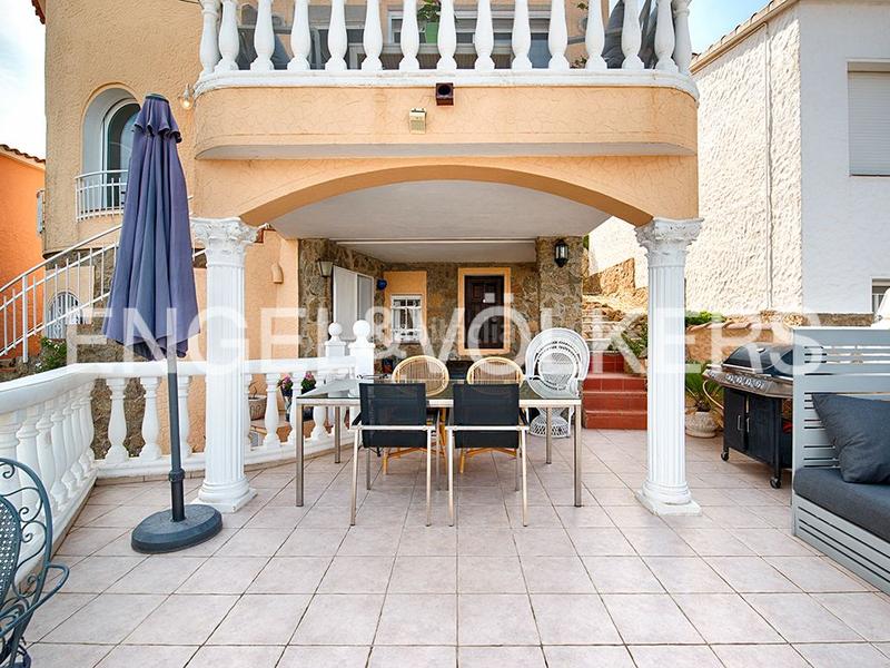 Foto 41ccea66-3f06-4aff-b931-cfd3989b27da. Casa adossada amb calefacció piscina a Puig Rom-Canyelles-Almadrava Roses