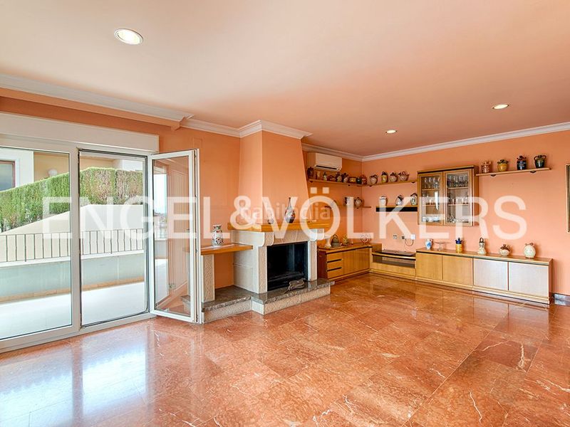 Foto 1c165344-7a0b-42d4-a3c9-2fd68227f09b. Casa amb xemeneia calefacció aparcament a Parc Bosc-Castell Figueres