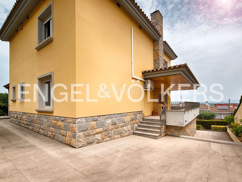 Foto 36e51525-b314-4737-9e67-295e60b4ee3c. Casa amb xemeneia calefacció aparcament a Parc Bosc-Castell Figueres