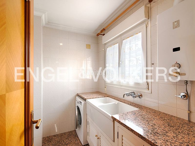 Foto 4067d5fa-d3c8-4d41-8e54-3893be852daa. Casa amb xemeneia calefacció aparcament a Parc Bosc-Castell Figueres