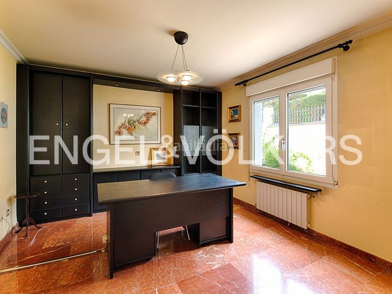 Foto c962b3f0-1adb-4c74-9e49-7e205a2564da. Casa amb xemeneia calefacció aparcament a Parc Bosc-Castell Figueres