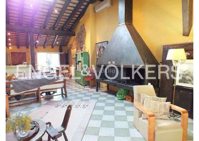 Foto 14752ca8-f2e2-467a-8f4d-55194049df1a. Casa adosada casa rústica de piedra con patio y garaje , alt empordà en Vilajuïga