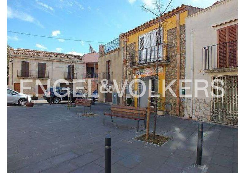 Foto c722cadc-1f9f-4a13-a3c3-49732942f824. Casa adosada casa rústica de piedra con patio y garaje , alt empordà en Vilajuïga
