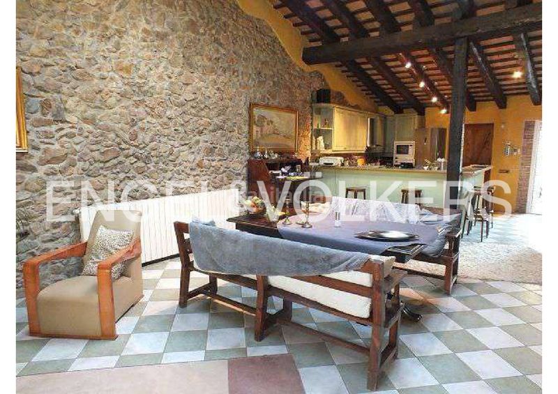 Foto d4ac6486-f592-4b37-a945-0ee0fde25703. Casa adosada casa rústica de piedra con patio y garaje , alt empordà en Vilajuïga