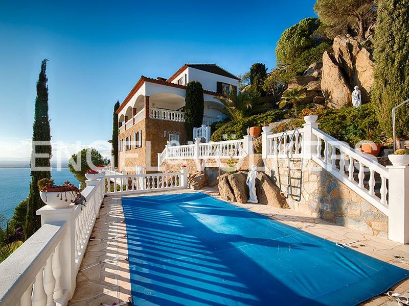 Foto 6789f468-81ef-4eb3-80e6-2e8a20828df6. House with parking pool in Puig Rom-Canyelles-Almadrava Roses