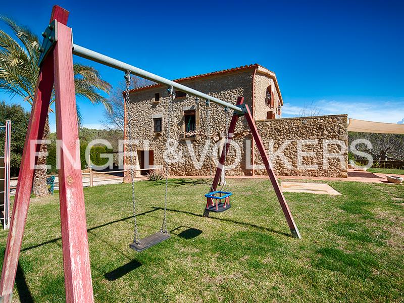 Foto 35cd8d16-3b06-4bf2-8f74-e851e394d801. Masía magnífica masía aislada en Lladó