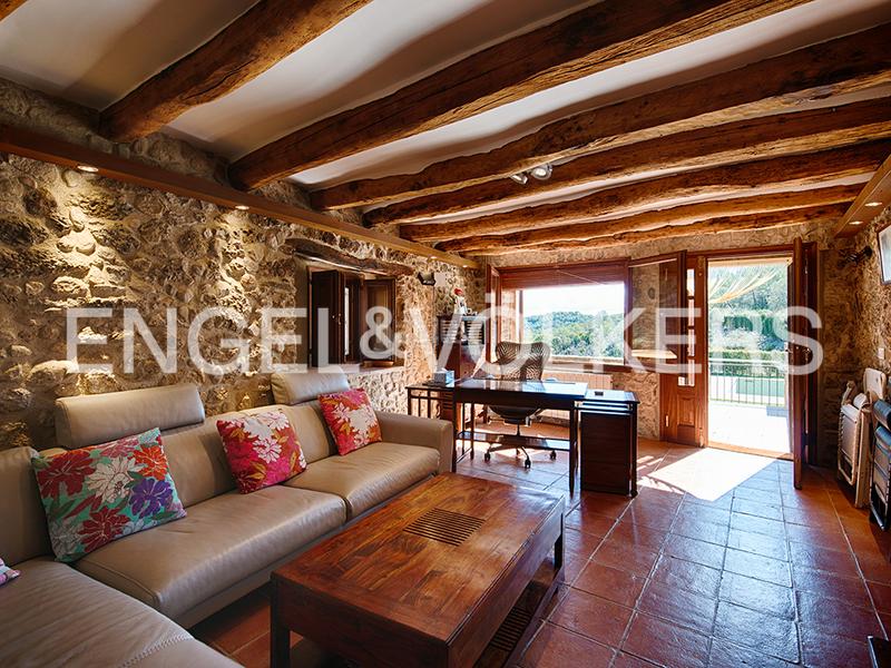 Foto 463ae078-7e01-4971-a78a-7413a6d84c19. Masía magnífica masía aislada en Lladó