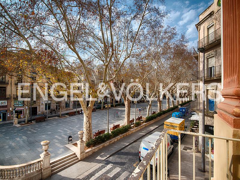 Foto e8bc4c9a-bedd-4332-ad9b-1f4a5e473fb8. Edifici a la rambla 4 a Centre Figueres