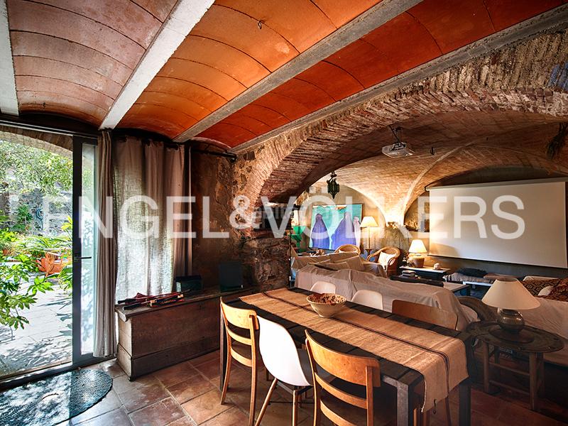 Foto cfb3e1d6-9c91-4031-92e1-9923693dc924. Masia amb xemeneia calefacció piscina a Espolla
