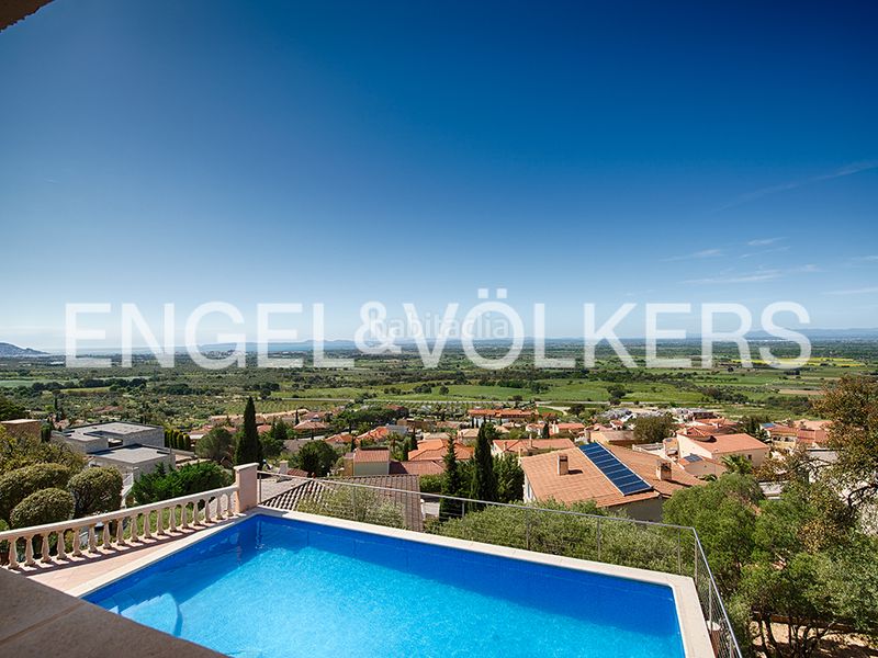Foto 08f457bc-fd5e-4457-9f4d-81ca40e981f0. Casa amb piscina a Palau-saverdera
