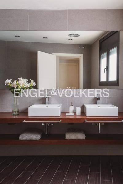 Foto 8f1a3ea0-5a8f-41d4-b48a-adefaceda46b. Etagenwohnung mit kamin heizung parking in Parc Bosc-Castell Figueres