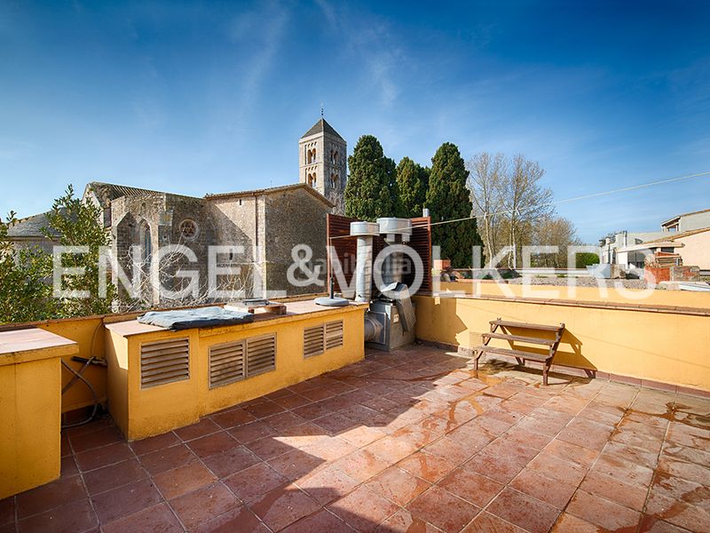 Foto 1d485148-3ee1-4a22-be4e-ac54490b6f83. Casa aparellada amb xemeneia calefacció a Vilabertran