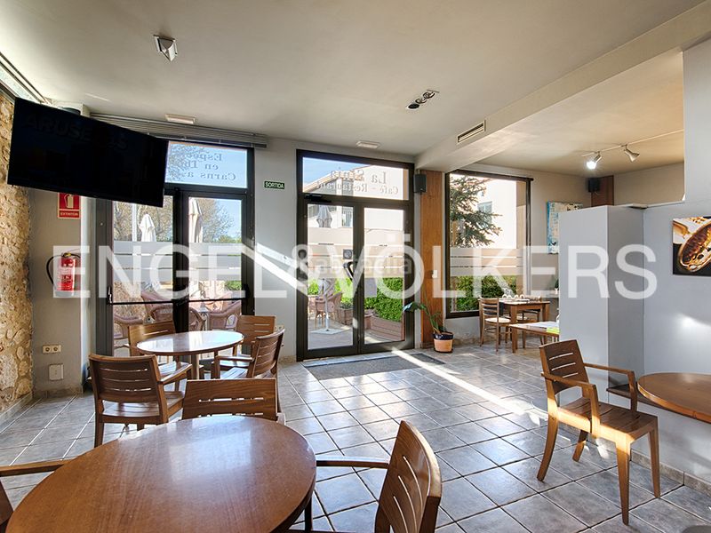 Foto 578aa4d9-d1a2-404d-be11-e7cb5dba2dd9. Casa aparellada amb xemeneia calefacció a Vilabertran