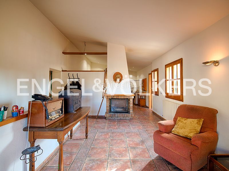 Foto 5d32167e-a65a-4cd4-8ad1-dd59e6242595. Casa aparellada amb xemeneia calefacció a Vilabertran