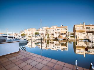 Casa adossada  Passatge port rhodes. Chalet adosado en venta en passatge port rhodes
