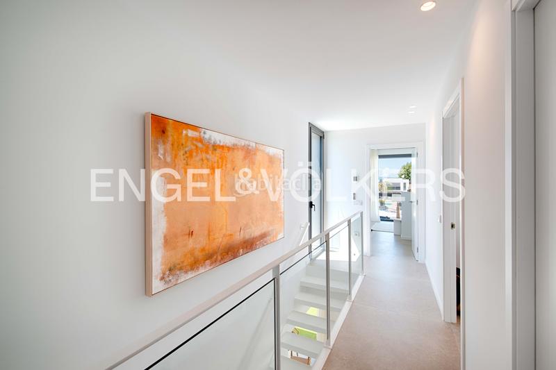 Foto 5693fa63-e028-4623-b091-3e82b0390ae6. Chalet moderna casa al canal ancho con 12,50 m de amarre en Empuriabrava