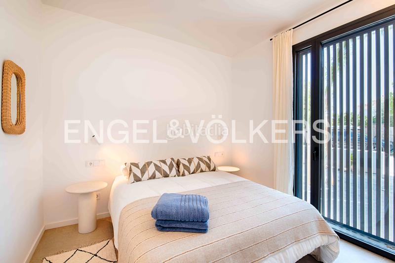 Foto 5b34c929-0024-4839-9f59-081e5c66b010. Chalet moderna casa al canal ancho con 12,50 m de amarre en Empuriabrava