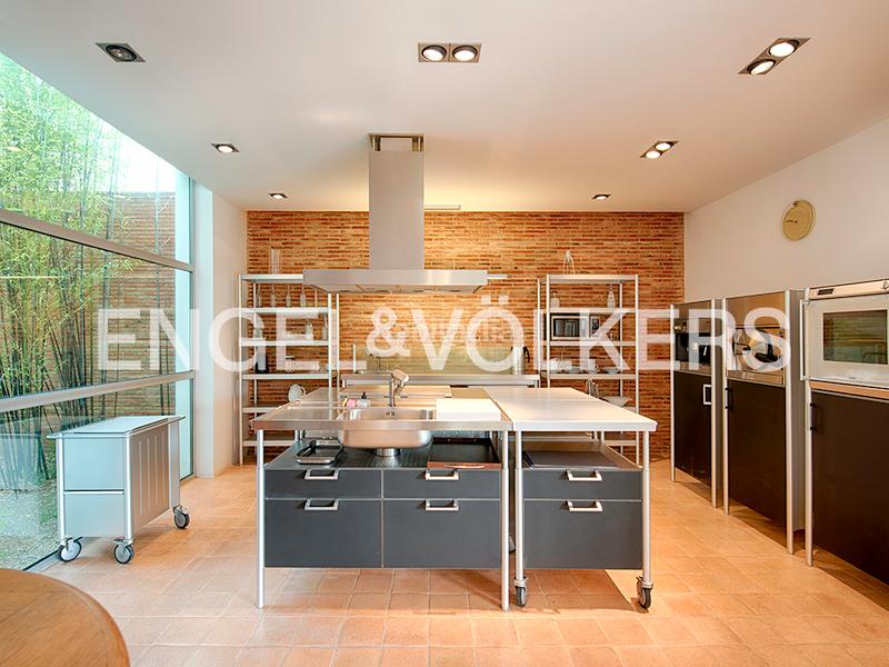 Foto 546302bf-8819-4a1c-a09e-3871ef72b84a. Chalet propiedad exclusiva en venta antes de los puentes en Empuriabrava