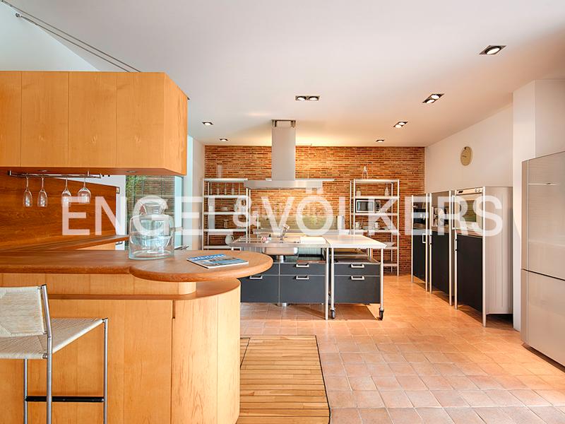 Foto 603b4f32-acc8-4567-a8db-0fb9207c802c. Chalet propiedad exclusiva en venta antes de los puentes en Empuriabrava