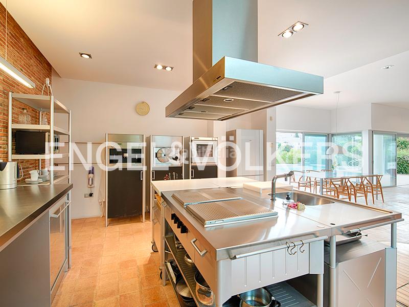 Foto d0c93499-c6b4-40b8-af1f-723dd523400d. Chalet propiedad exclusiva en venta antes de los puentes en Empuriabrava