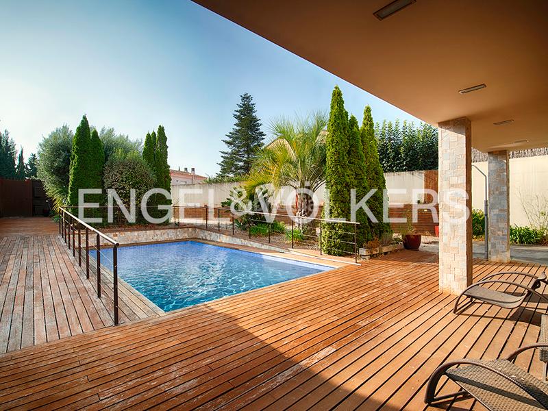 Foto 215b2229-6541-46f3-bd47-8ce07bb789d9. Reihenhaus mit heizung pool in Vilafant