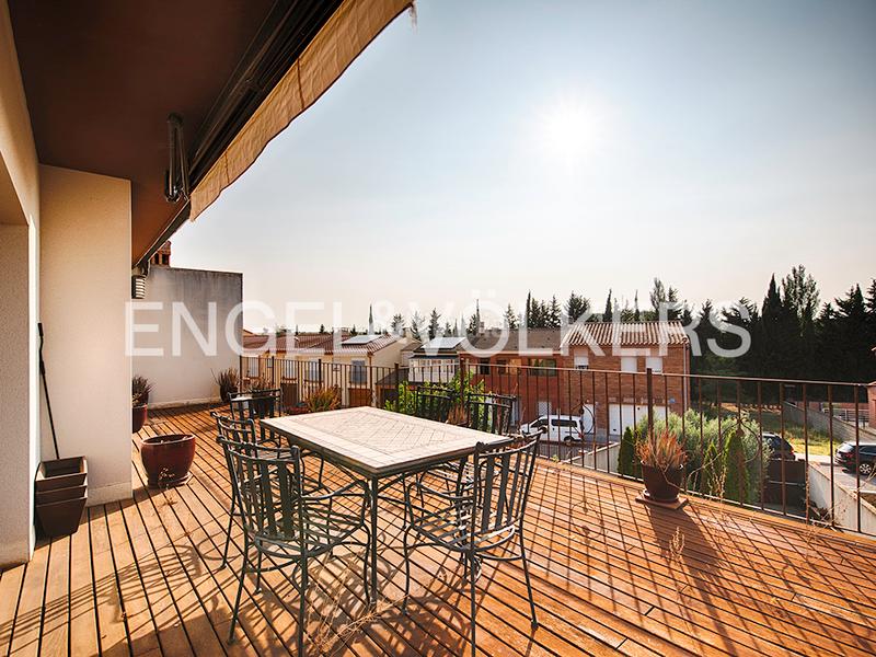 Foto 3d77f570-1b9e-461c-b6ff-c9e33090dd2c. Reihenhaus mit heizung pool in Vilafant