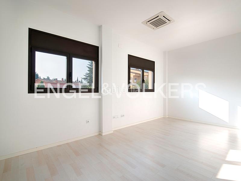 Foto 57bba695-213e-4cde-b814-79ff80412e0d. Reihenhaus mit heizung pool in Vilafant