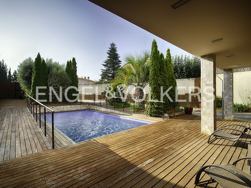 Foto 215b2229-6541-46f3-bd47-8ce07bb789d9. Casa adossada amb calefacció piscina a Vilafant