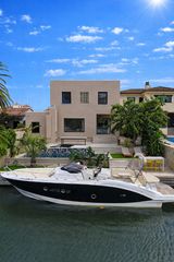 Xalet  Carrer noguera. Villa en el canal ancho con 14 m de amarre