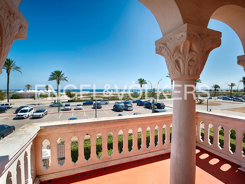 Foto 78bba926-d287-48ae-bdcb-f323e9391f42. Chalet villa en la playa con cuatro amarres en Salins - Cavall de Mar Empuriabrava