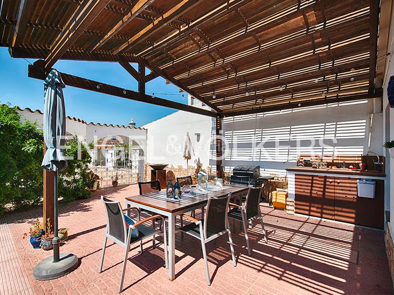 Foto a213f6ca-dc57-448a-a801-4bc2525a831a. Chalet villa en la playa con cuatro amarres en Salins - Cavall de Mar Empuriabrava