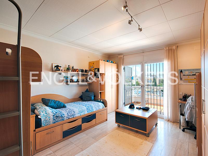 Foto b1f97084-39ed-4add-88f7-c9003a5b4cb9. Chalet villa en la playa con cuatro amarres en Salins - Cavall de Mar Empuriabrava