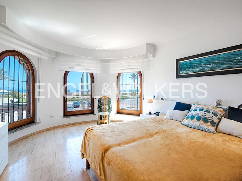 Foto cf1eac2e-451e-4f6e-8322-2a5005c1353f. Chalet villa en la playa con cuatro amarres en Salins - Cavall de Mar Empuriabrava