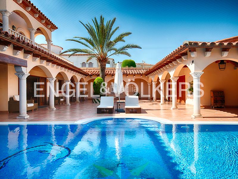 Foto 20da5287-cc9b-4f60-b2da-99b17485611a. Chalet with parking pool in Salins - Cavall de Mar Empuriabrava