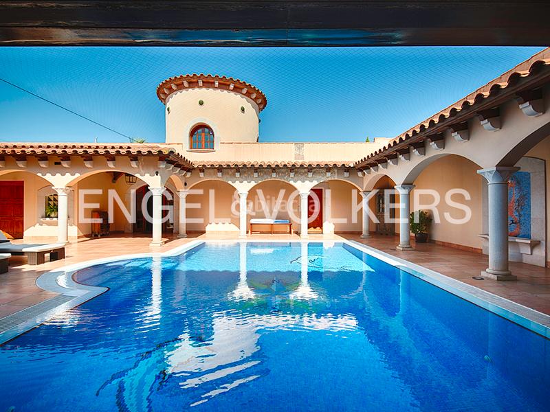 Foto 725096d0-970b-4f64-aacb-00843ef84772. Chalet with parking pool in Salins - Cavall de Mar Empuriabrava