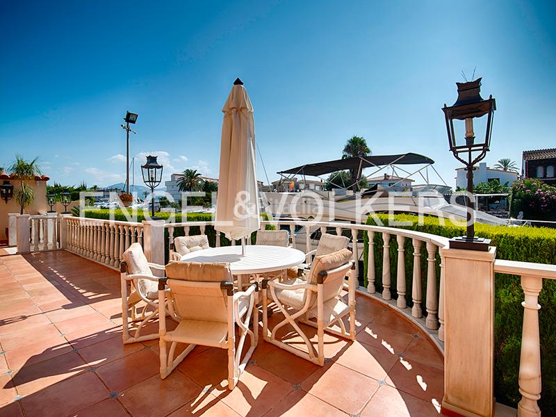 Foto c702dc93-492c-4fd6-8baa-e16749c2d9ea. Chalet with parking pool in Salins - Cavall de Mar Empuriabrava