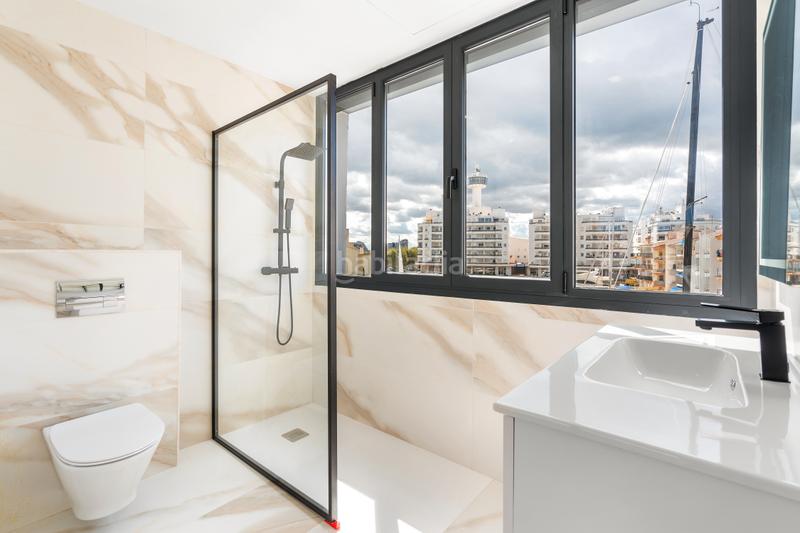 Foto 93c33caa-1bfe-423a-8b5a-6d57da65541b. Maison avec parking dans Salins - Cavall de Mar Empuriabrava