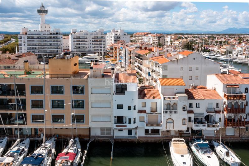 Foto f4737237-63aa-44a5-b6a3-a7aab8a54cff. Maison avec parking dans Salins - Cavall de Mar Empuriabrava