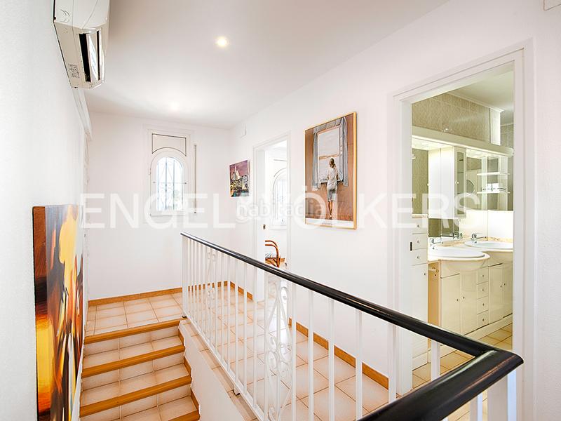 Foto 68ce3a8d-2025-434d-9573-8e650a047023. Casa pareada casa renovada con piscina y amarre - ¡lista para mudarse! en Empuriabrava