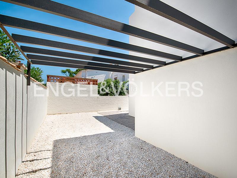 Foto 17f94b97-d22c-40da-9896-49bb6514f204. Doppelhaus mit pool in Requesens Empuriabrava