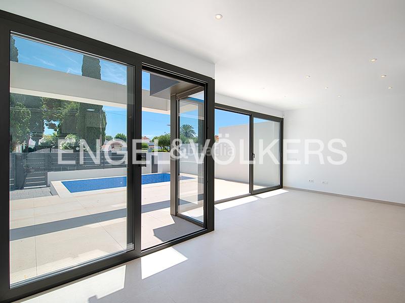 Foto 4e84ed45-90bf-46ac-90ce-740d182839a7. Doppelhaus mit pool in Requesens Empuriabrava