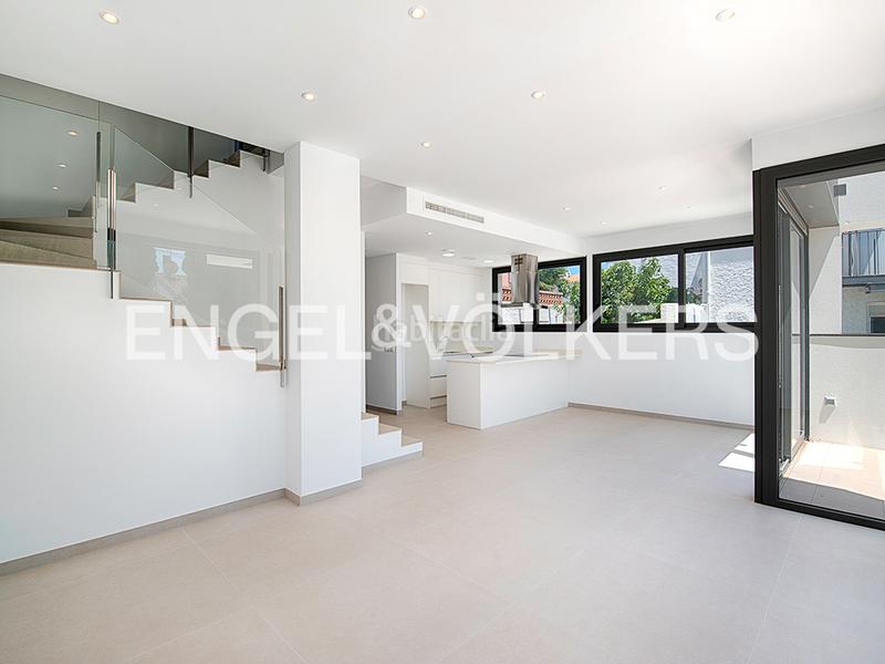 Foto 6777093c-6df1-4fc2-8a8f-7341ceb07d1b. Doppelhaus mit pool in Requesens Empuriabrava