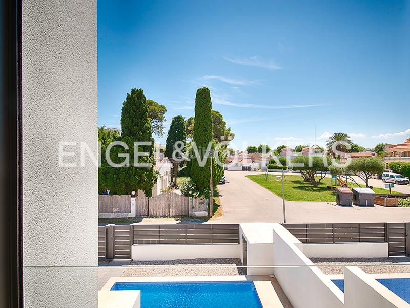 Foto a15014ae-8e58-44cb-ad28-3246f9e507dd. Doppelhaus mit pool in Requesens Empuriabrava