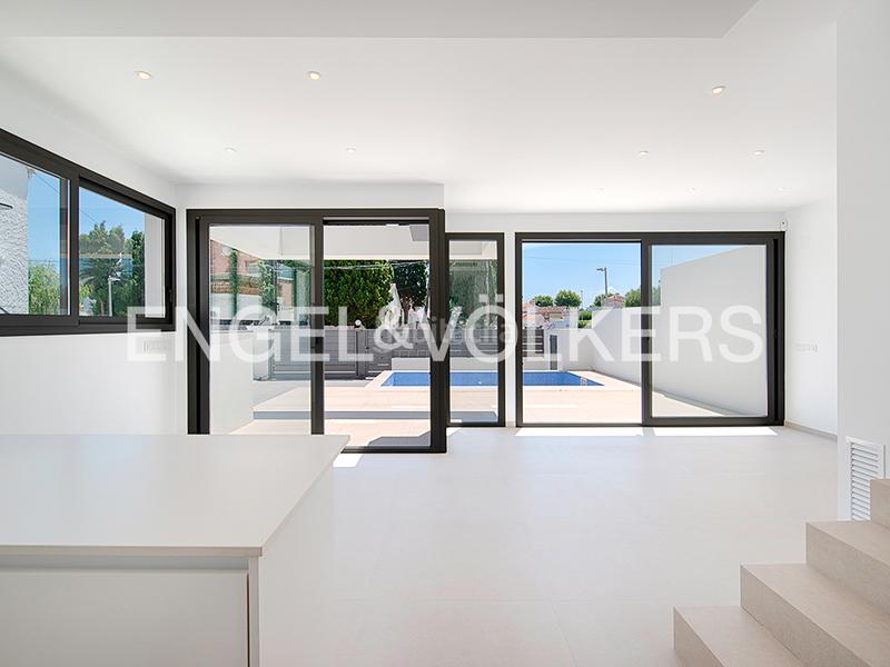 Foto c5f0466d-67b7-4f30-b3da-b378480225cf. Doppelhaus mit pool in Requesens Empuriabrava