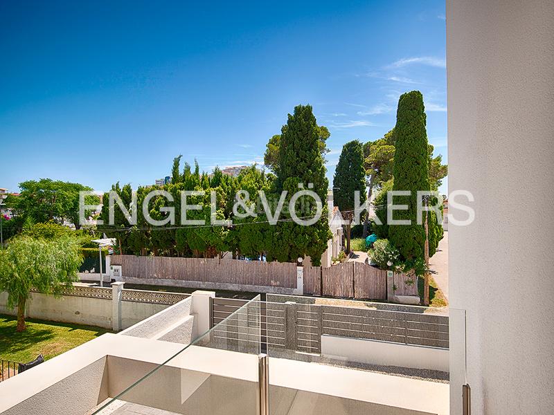 Foto eb12628f-5bd8-4290-805a-afb50514ca26. Doppelhaus mit pool in Requesens Empuriabrava