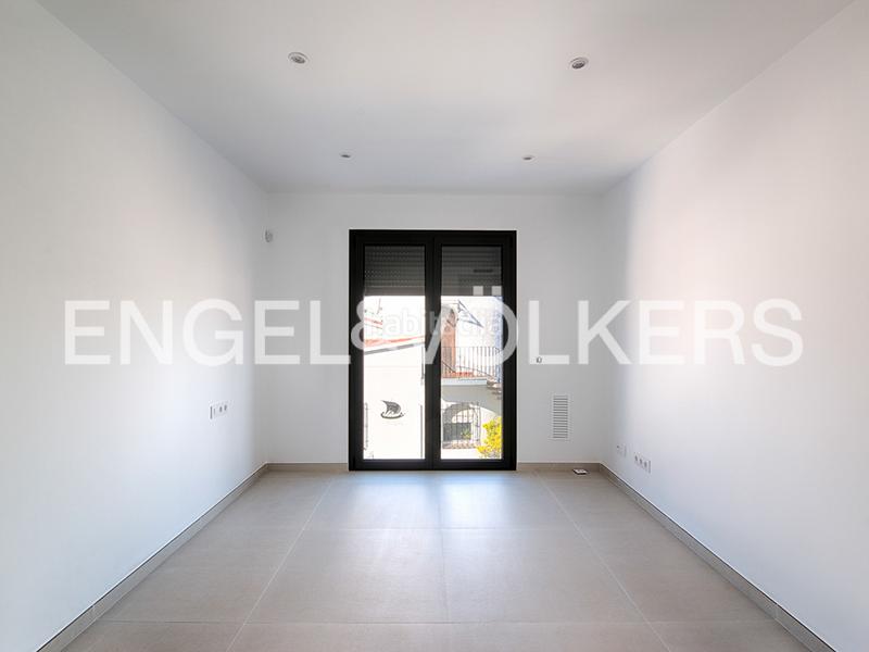Foto 9537f79d-9328-41d7-8416-336fb0a0f0fb. Casa aparellada amb piscina a Requesens Empuriabrava