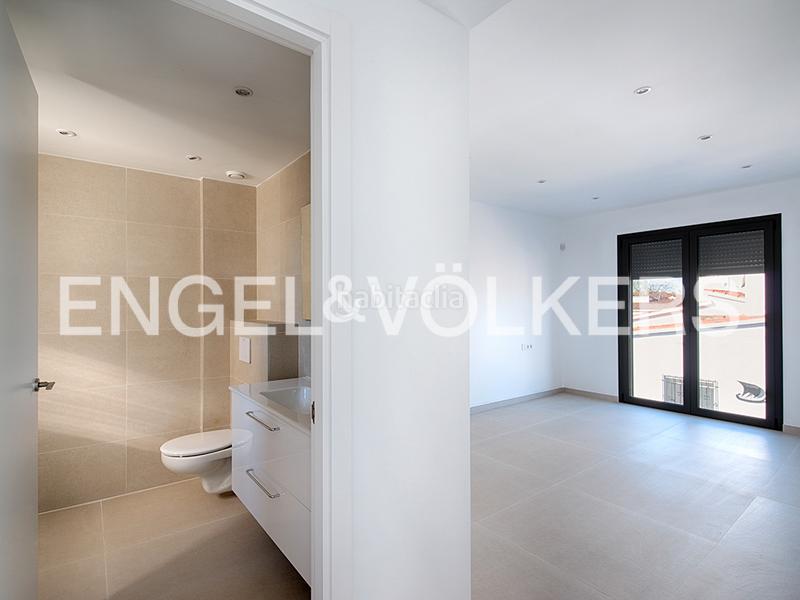 Foto d5907ea0-6143-46d1-9542-12964de7df7b. Casa aparellada amb piscina a Requesens Empuriabrava